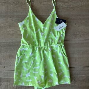 MAHI GOLD Lime Green and White flower burst citron romper NWT Large